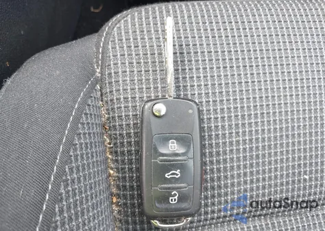 2012 Volkswagen Golf 2.5L 4-Door z USA, uszkodzony, nr VIN WVWDB7AJ1CW307609